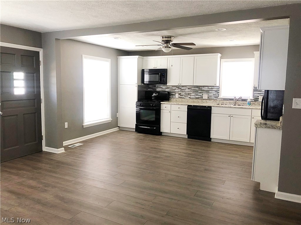 Tuxedo Cos Park Anx - Residential