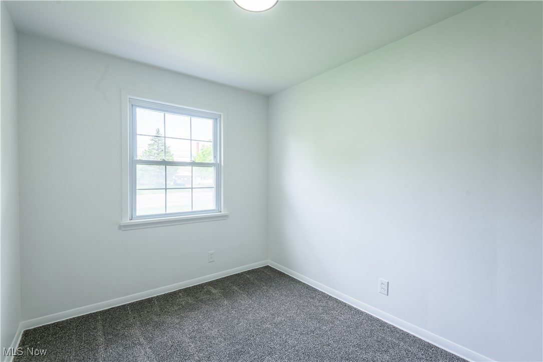 565 Heather Lane, Bedford, Ohio image 19