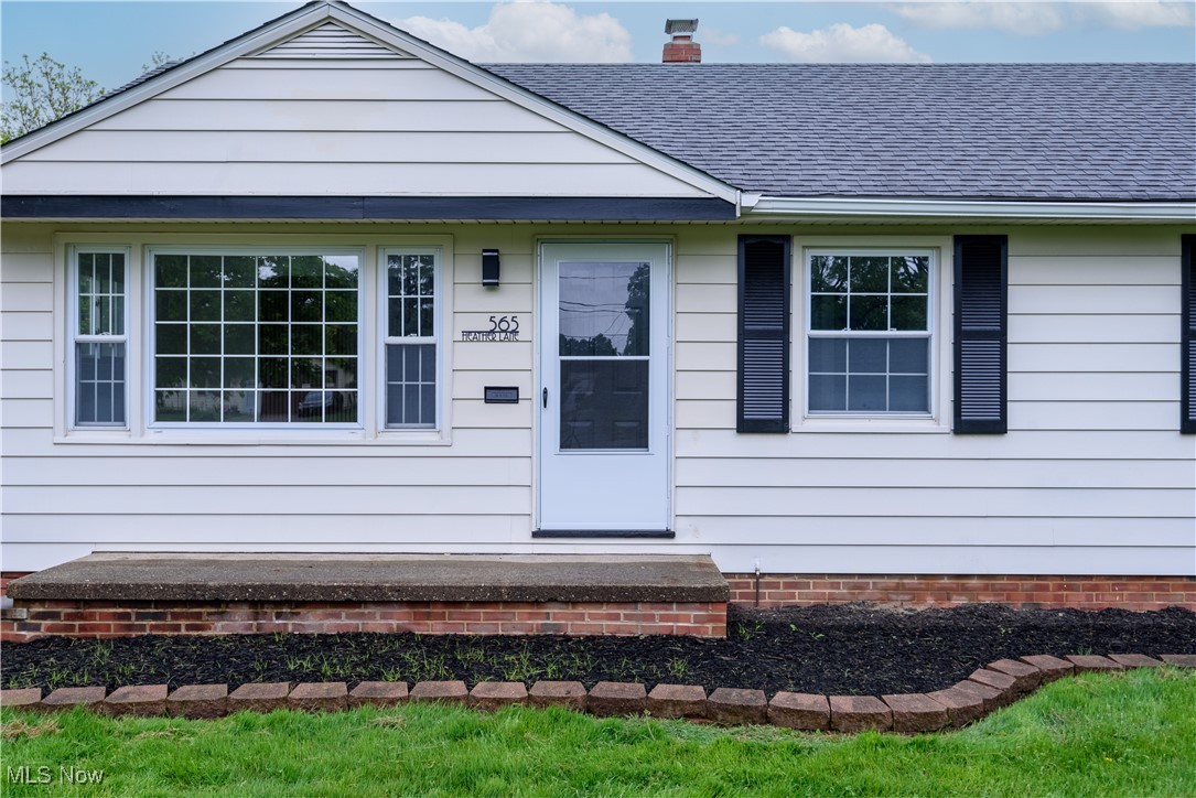 565 Heather Lane, Bedford, Ohio image 1