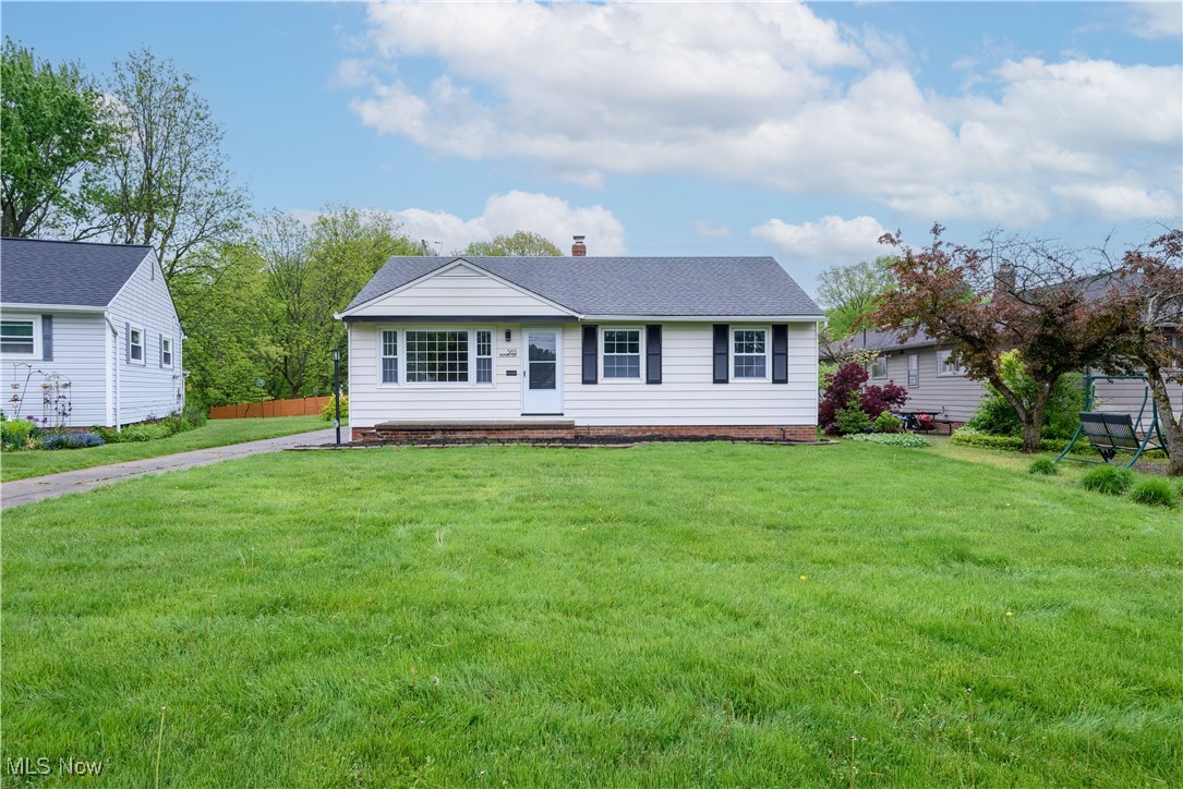 565 Heather Lane, Bedford, Ohio image 27