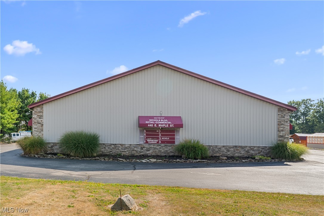 Prime Investment Opportunity in Hartville, Ohio!
Discover this 8-unit commercial building offering 6,499 sq. ft. of versatile space, featuring 10-foot garage doors ideal for a variety of business uses. This fully rented property provides immediate income with a net cap rate of 7.78%, making it an excellent addition to any investment portfolio. Conveniently located in the heart of Hartville, this well-maintained property offers strong tenant stability, functional design, and consistent cash flow in a growing market.