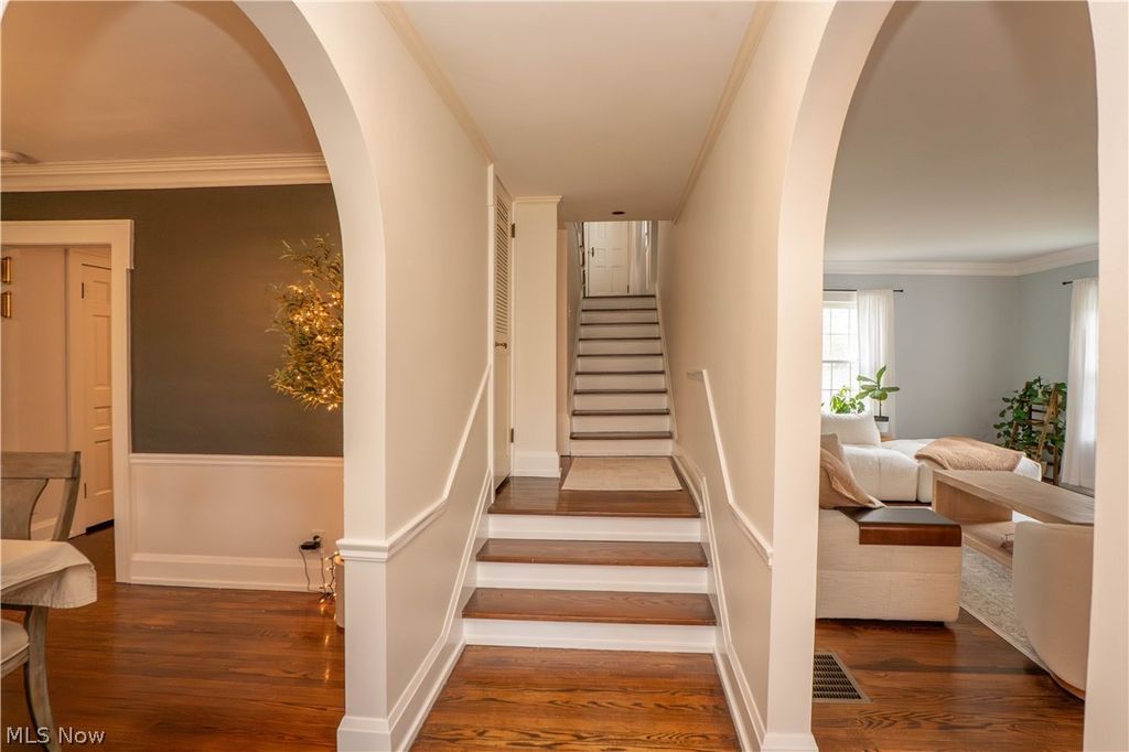 Photo of 2412 University Avenue NW, Canton, OH 44709 (MLS # 5198864)