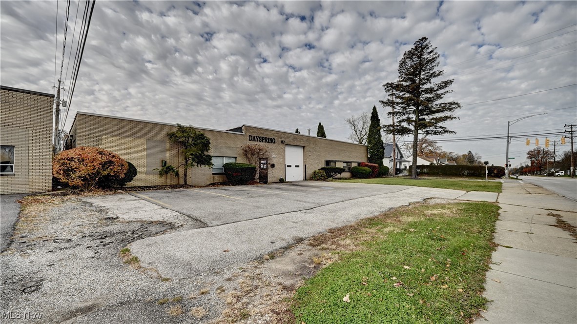 Belvoir-Monticello Sub/W T Arn - Commercial Sale