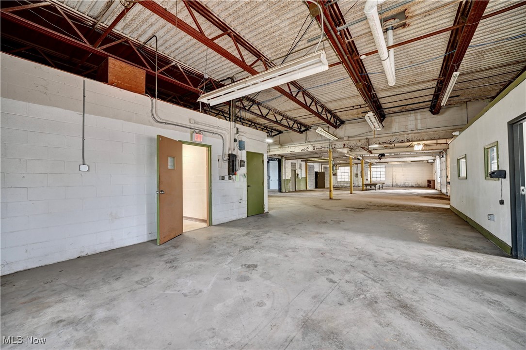 Belvoir-Monticello Sub/W T Arn - Commercial Sale