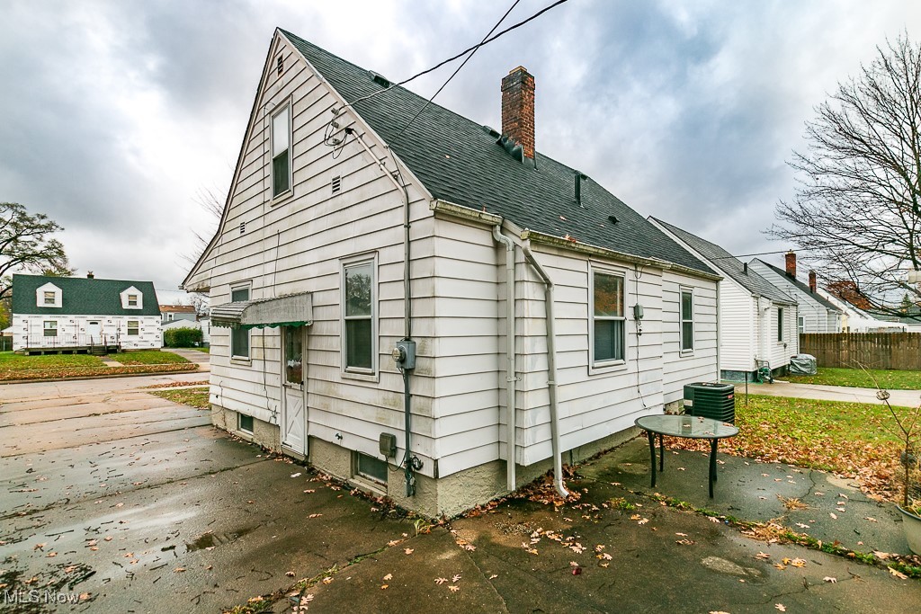 2218 E 35th Street, Lorain, Ohio image 30