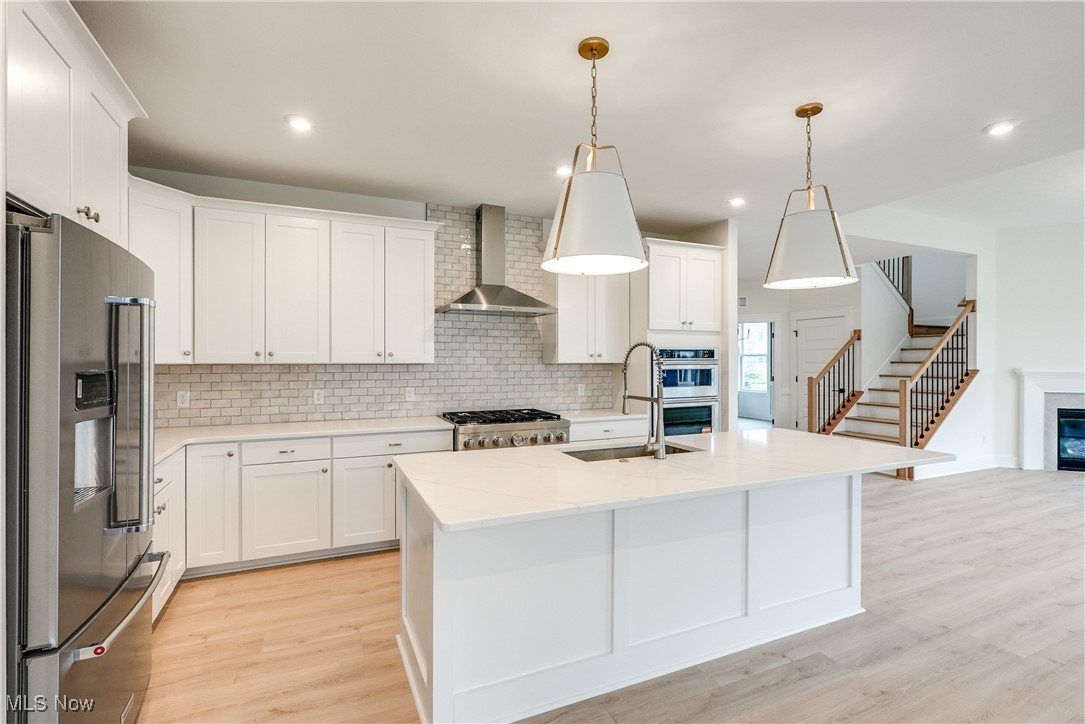 S/L 12 Neptune Oval