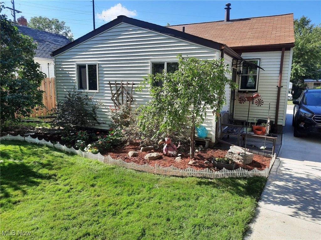 Photo of 13629 Kirton Ave, Cleveland, OH 44135 (MLS # 5180588)