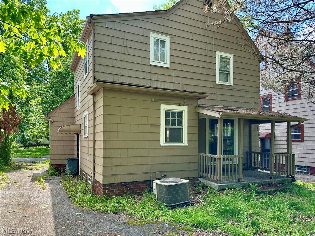Photo of 1171 Erieview Road, Cleveland Heights, OH 44121 (MLS # 5212723)
