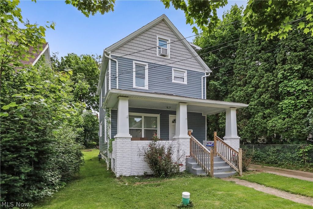 Photo of 761 Carlysle Street, Akron, OH 44310 (MLS # 5214439)