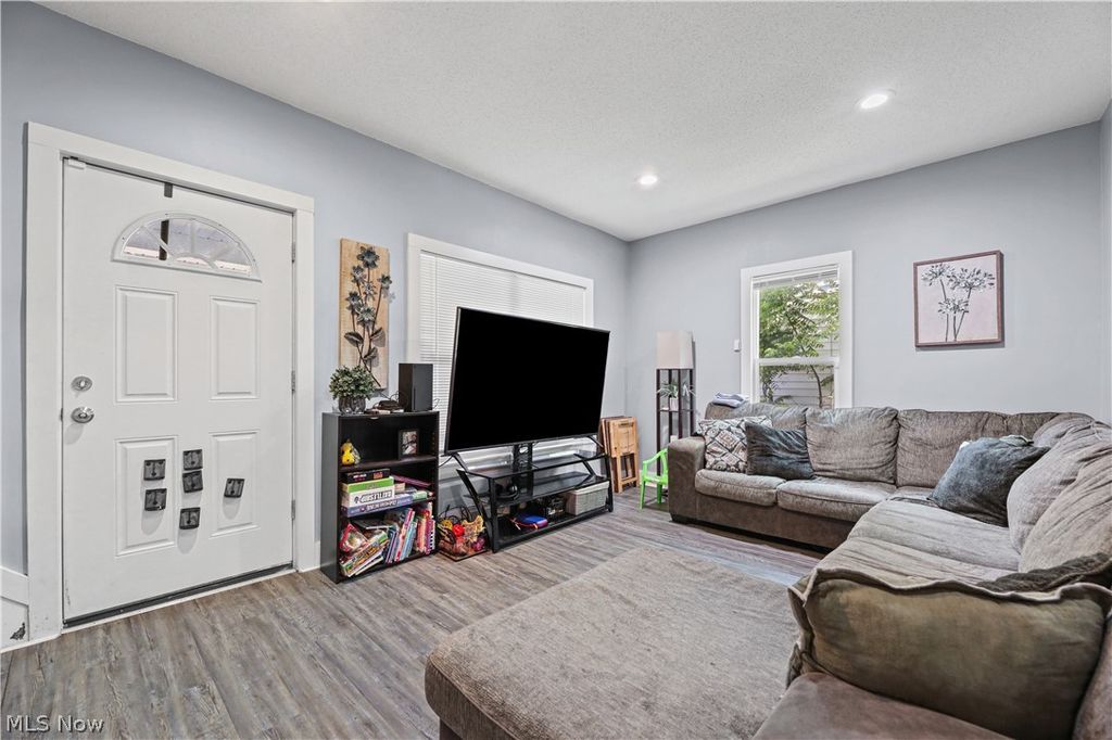 Photo of 761 Carlysle Street, Akron, OH 44310 (MLS # 5214439)
