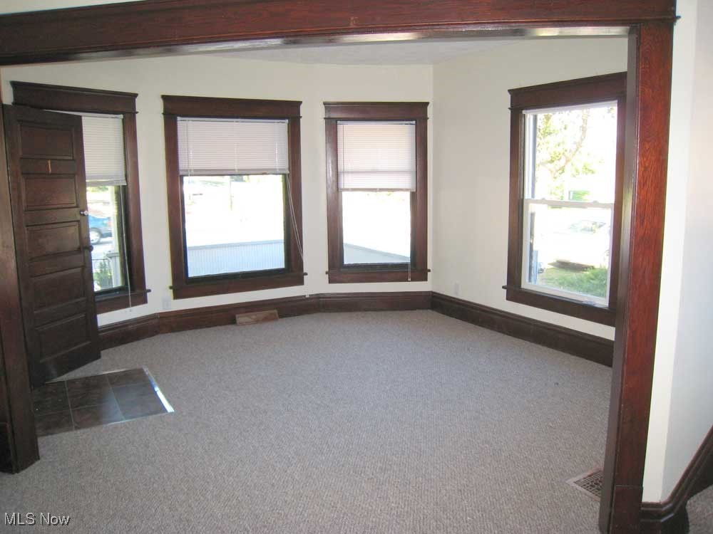 SV-NEWTON BLK - Residential Income