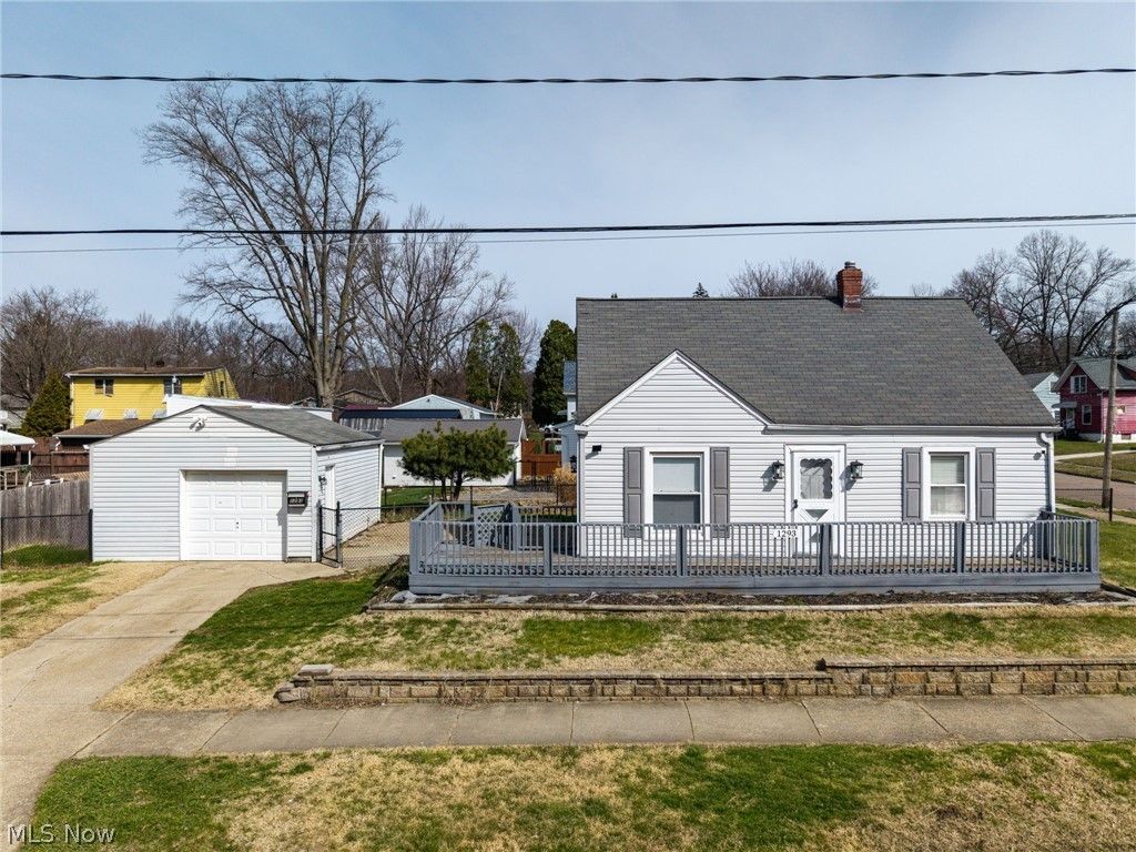Photo of 1293 Tioga Avenue, Akron, OH 44305 (MLS # 5196815)