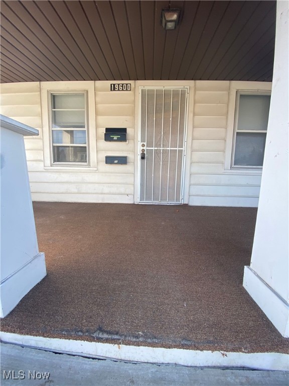 19600 Arrowhead Avenue