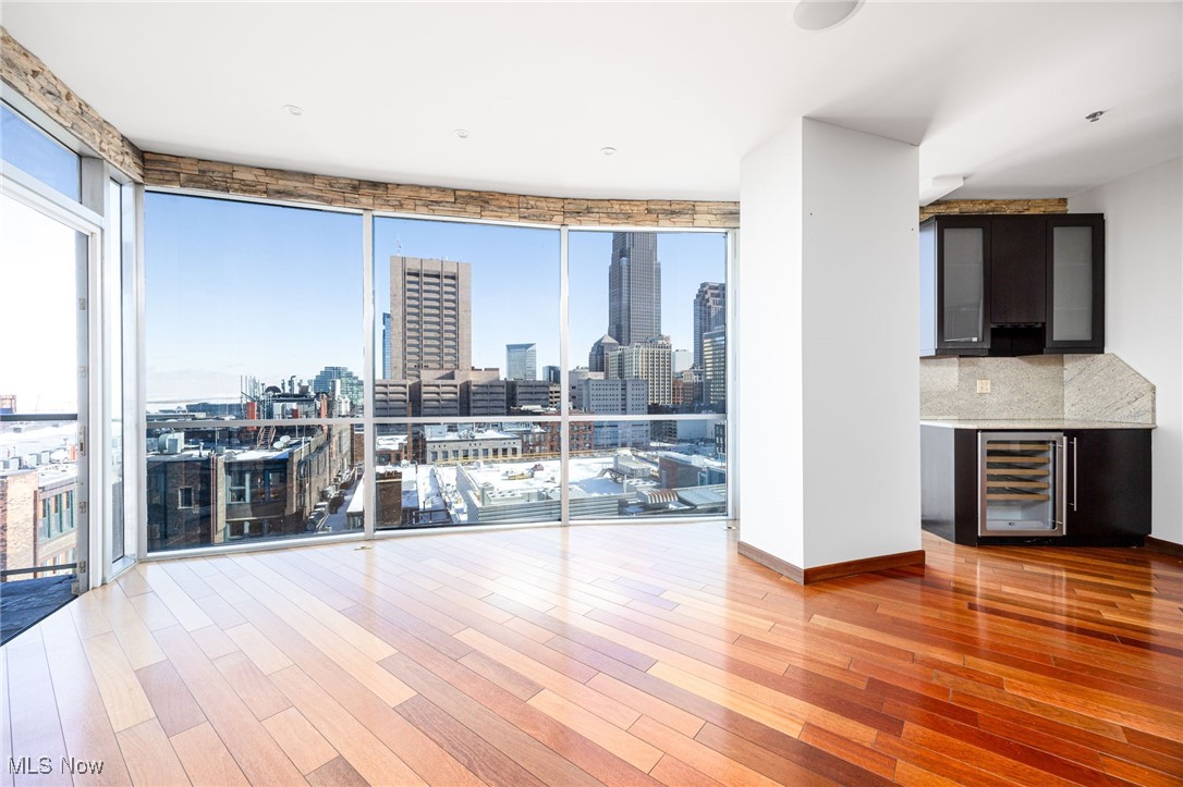 Pinnacle Condo - Residential