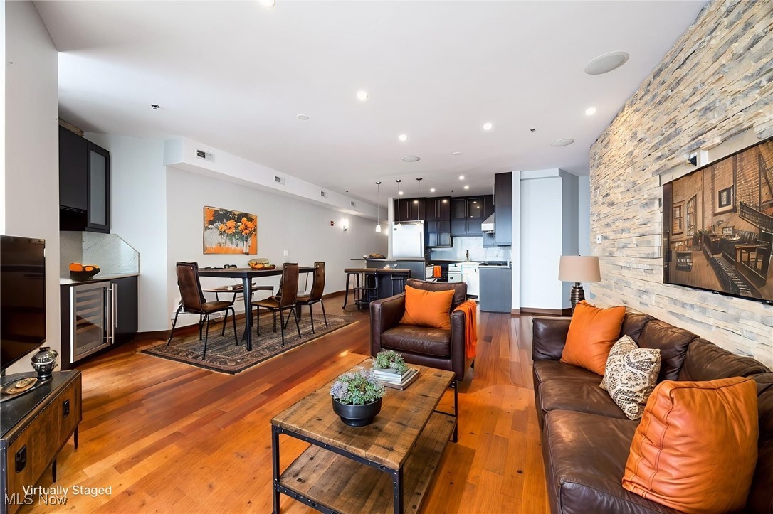 Pinnacle Condo - Residential