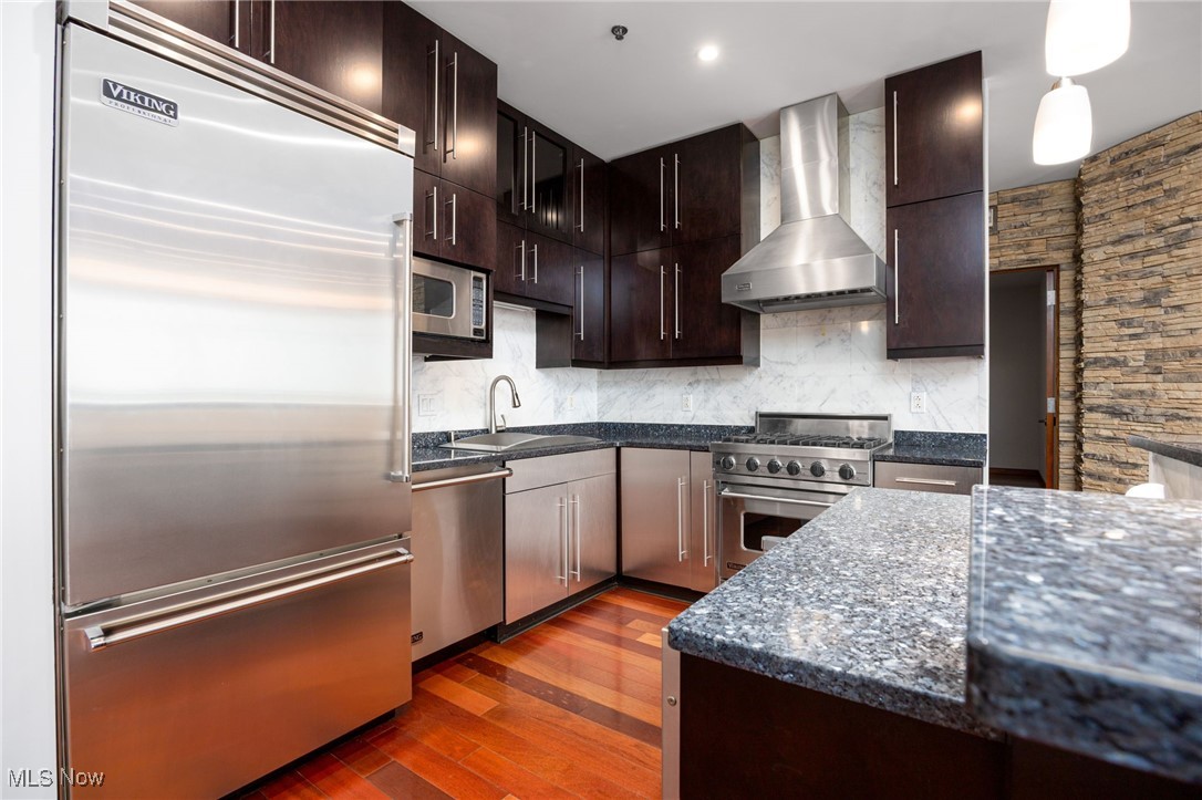 Pinnacle Condo - Residential