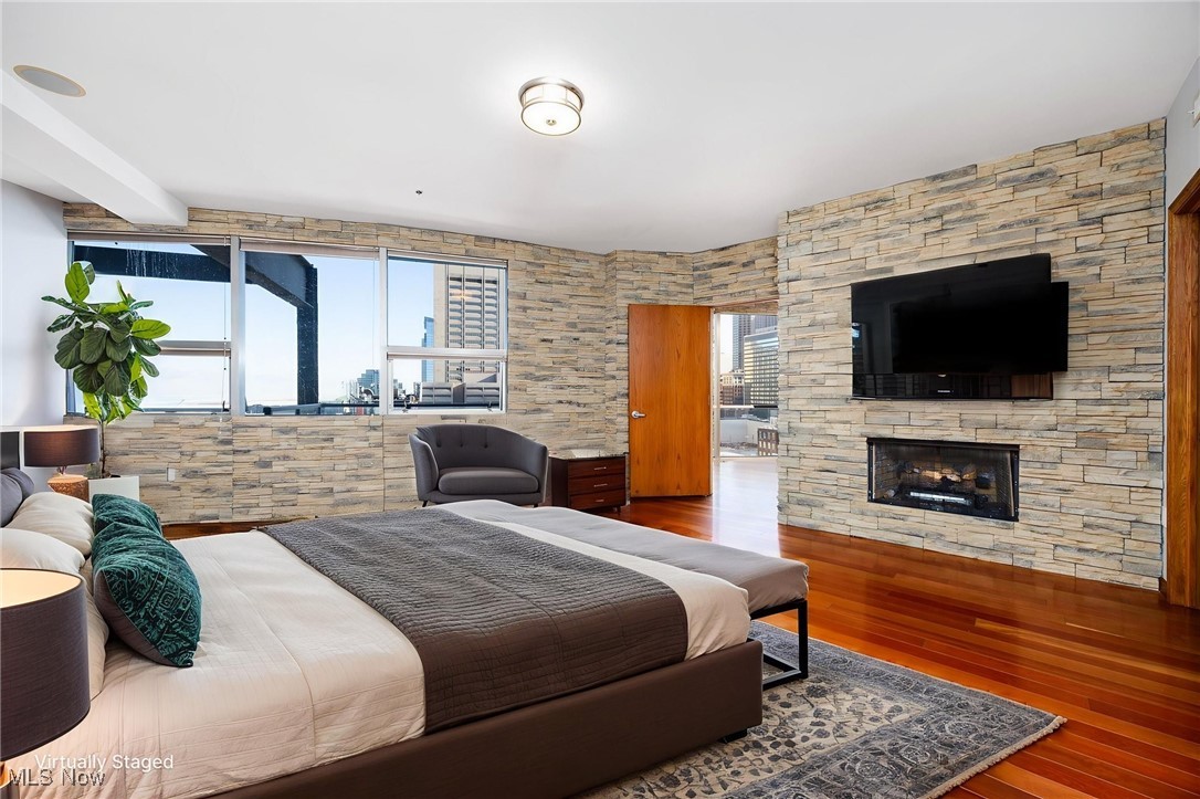 Pinnacle Condo - Residential