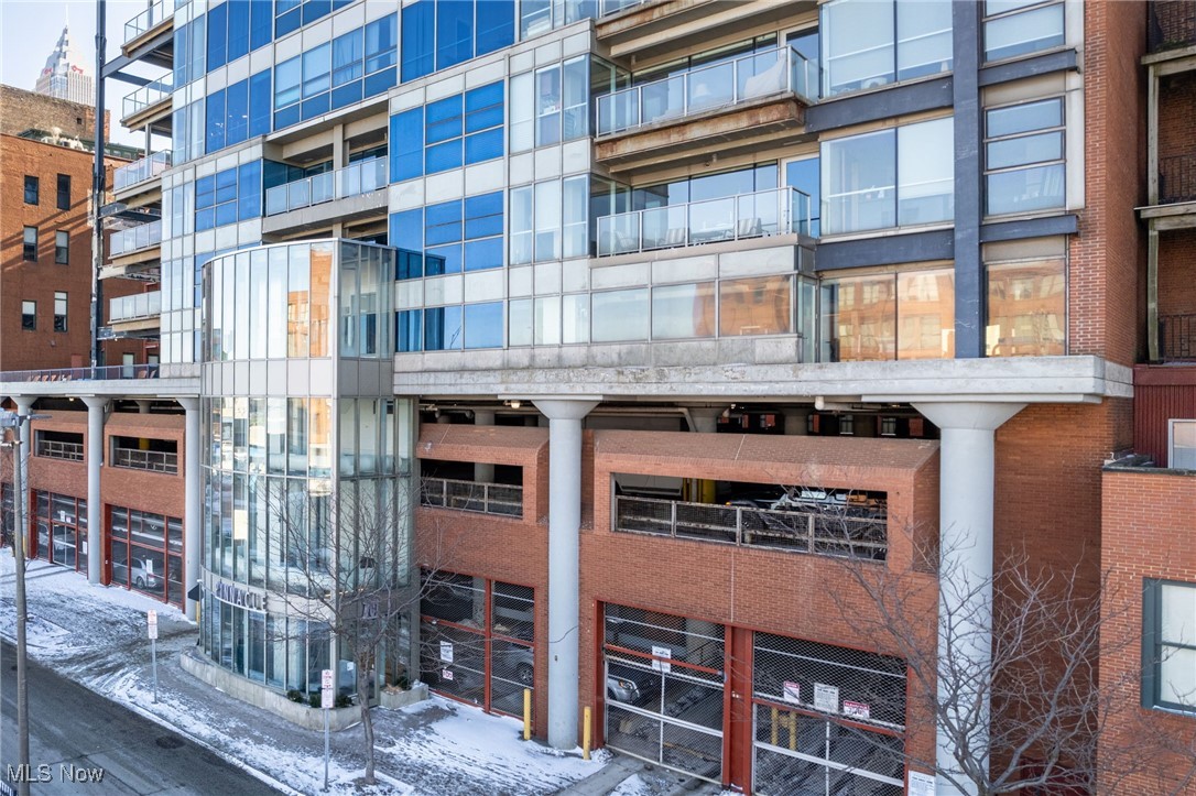 Pinnacle Condo - Residential