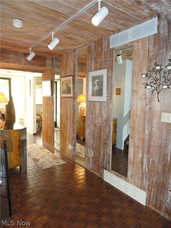 Hampton Woods - Residential