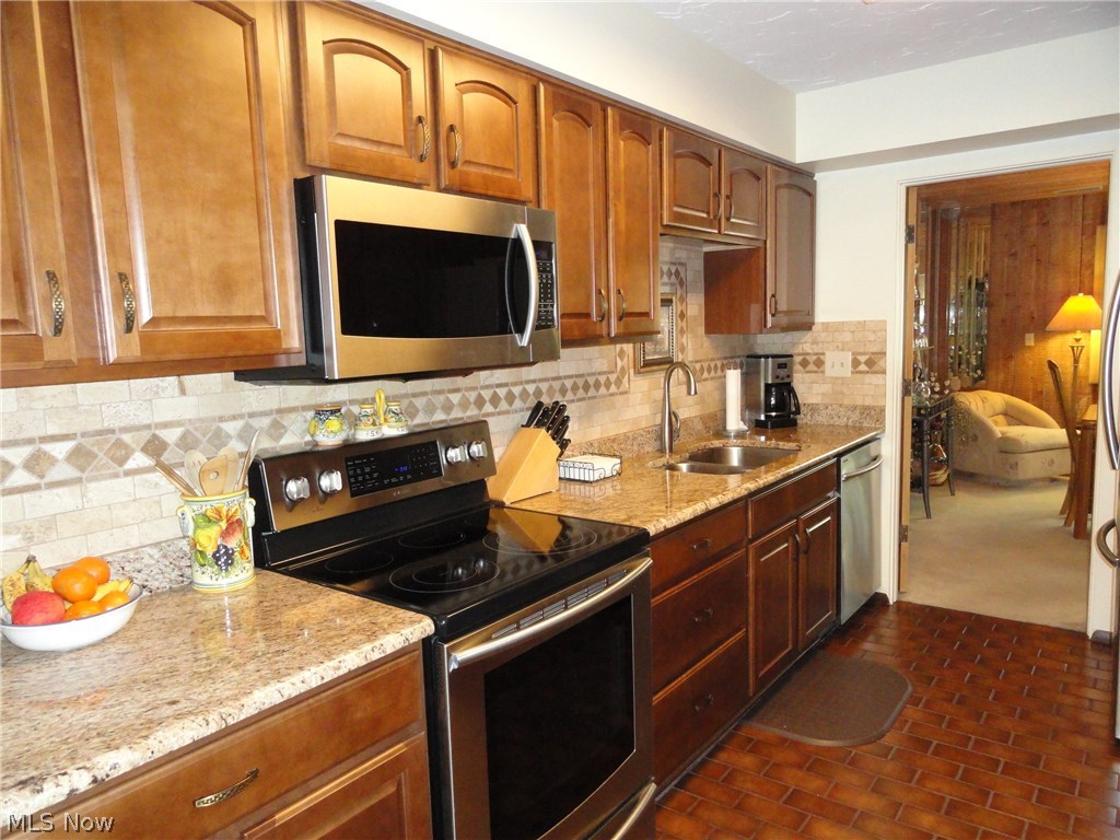 Hampton Woods - Residential