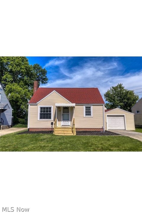Homes For Sale - 208 Kolpwood Avenue<br/> Massillon, OH 44646