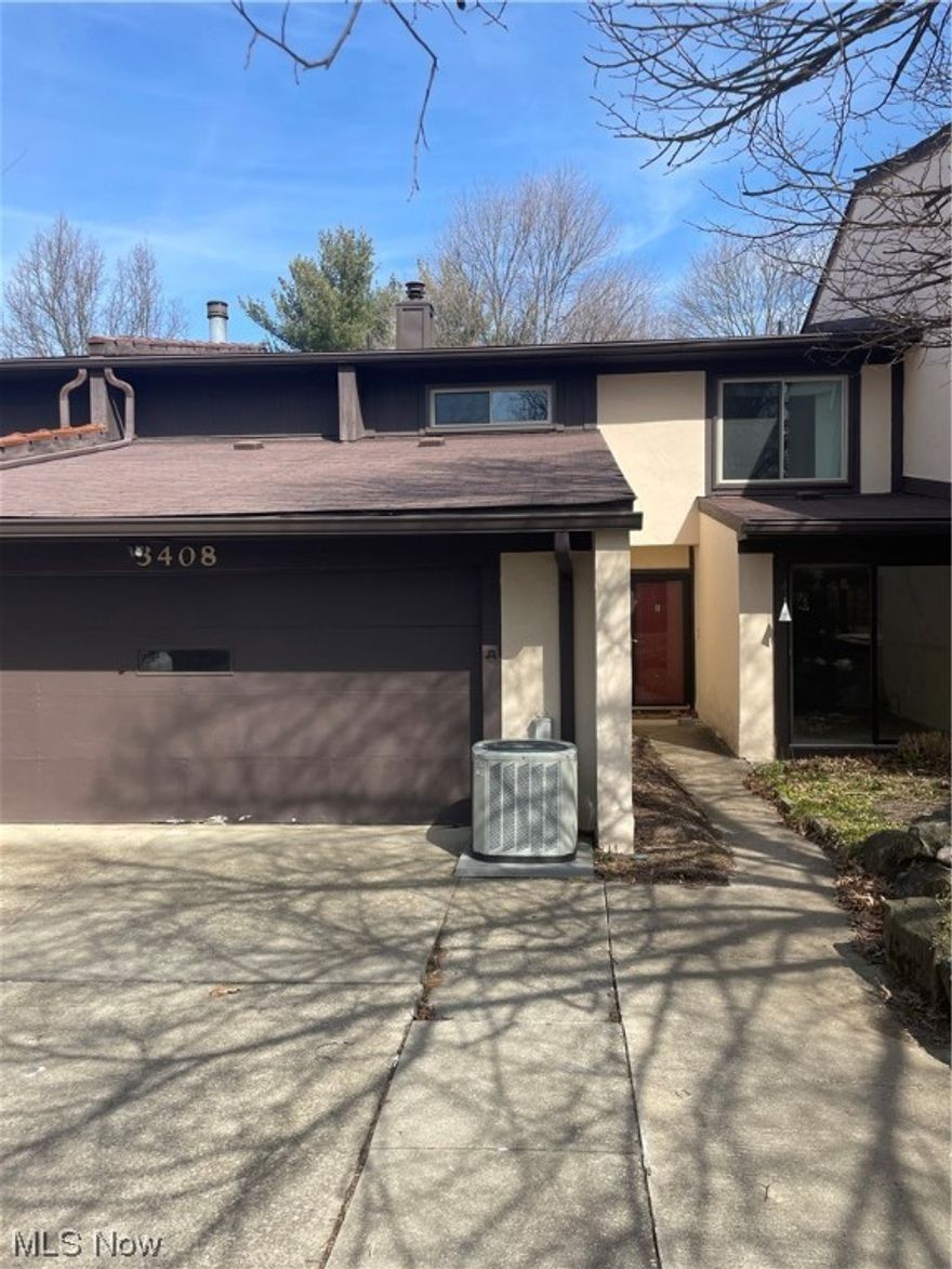 Nice 3 bedroom 2.5 bath condo with approximately 2800 sqft of living space.  Has a 2 car garage.  Condo needs cosmetic work.  Not work much needed here.