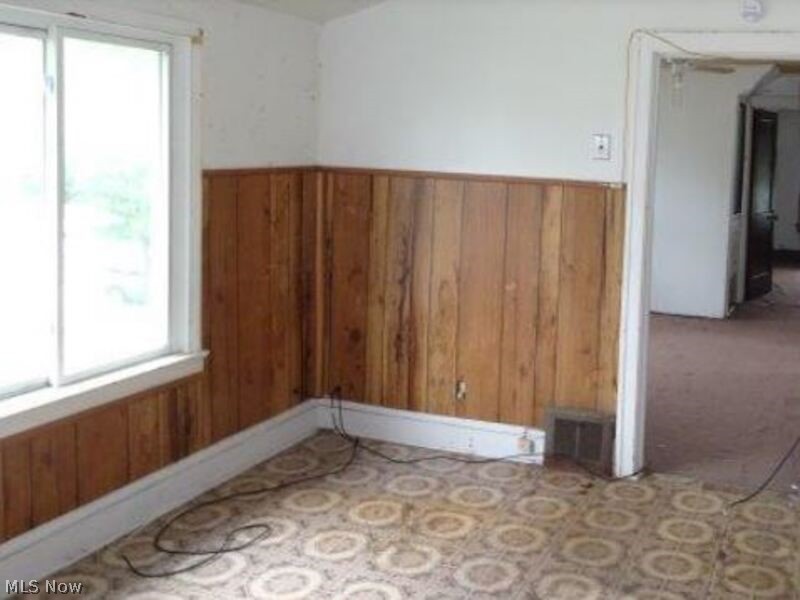 James M Hoyts - Residential