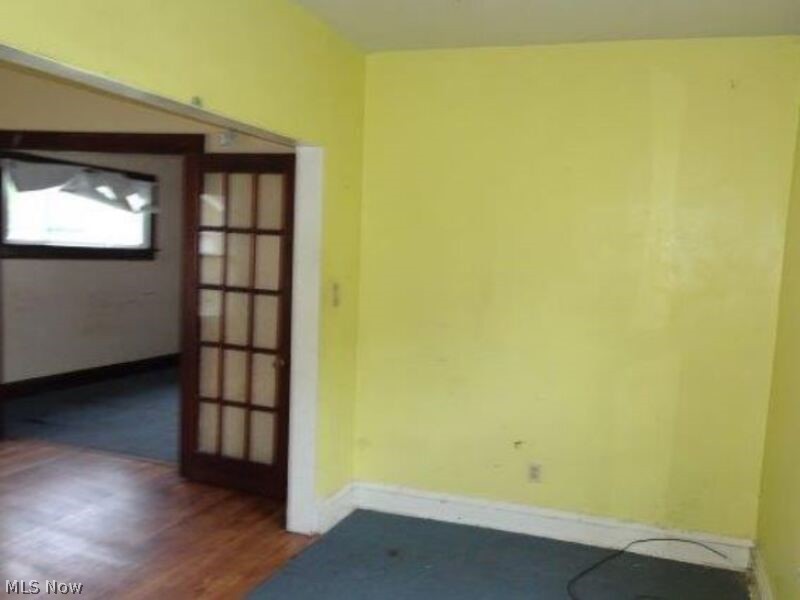 James M Hoyts - Residential