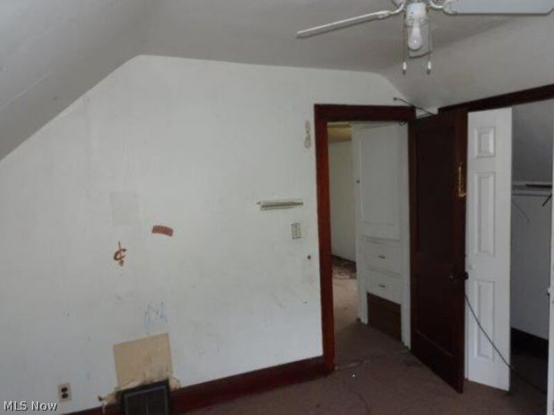 James M Hoyts - Residential