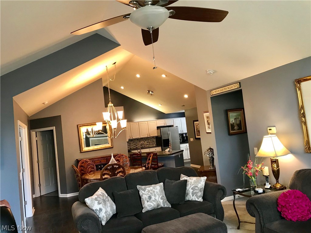 Springfield Rdg Condos - Residential