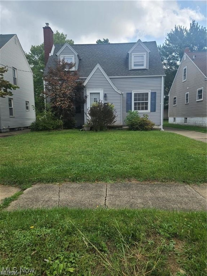 2 bed 1 bath 2 story house on Youngstown West side. Detached garage. Living room, dining room, kitchen on main floor. Bedrooms and bath on 2 nd floor. 
Full unfinished basement. Tenant pays all utilities, Provides own appliances. Tenant maintains lawn and does own snow removal.