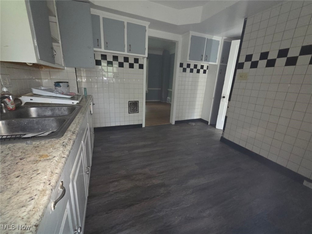 11703 Castlewood Avenue, Cleveland, Ohio image 8
