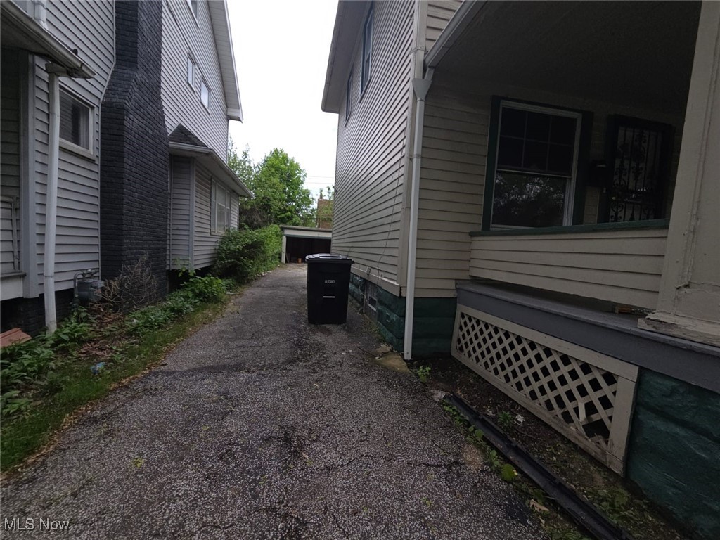 11703 Castlewood Avenue, Cleveland, Ohio image 3