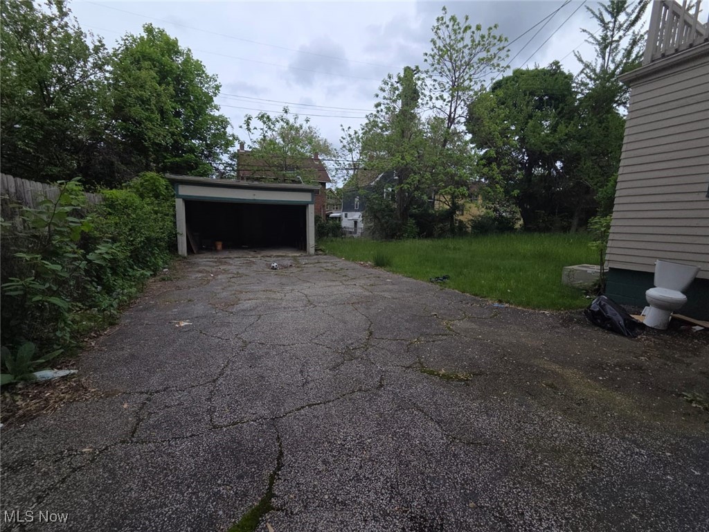 11703 Castlewood Avenue, Cleveland, Ohio image 30