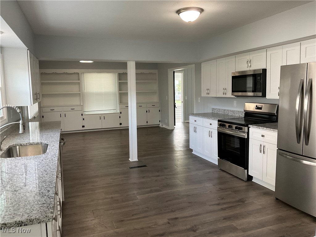 179 E Walnut Avenue, Painesville, Ohio image 3