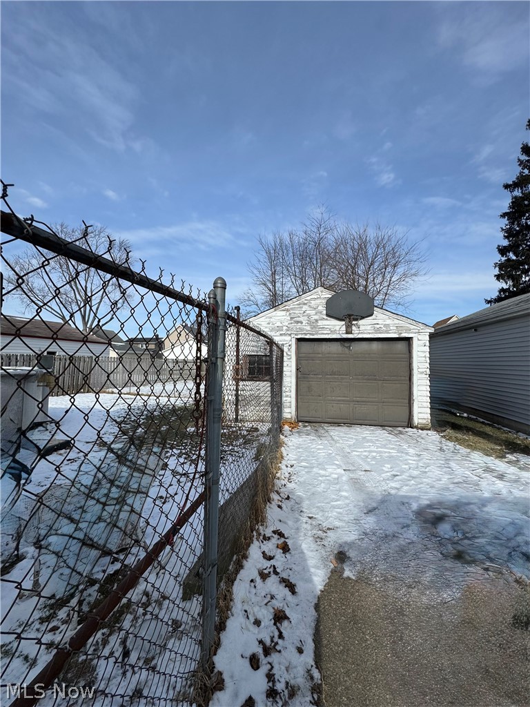 Creek & Morrisons Add 03 - Residential