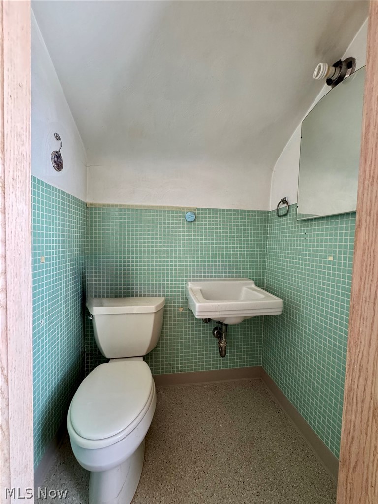 Creek & Morrisons Add 03 - Residential