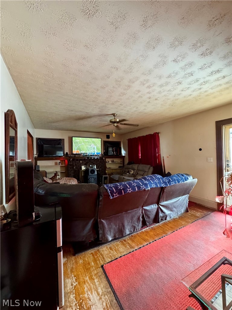 Creek & Morrisons Add 03 - Residential