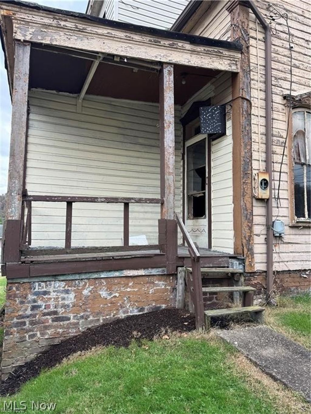 Photo of 806 Carlisle Street, Martins Ferry, OH 43935 (MLS # 5188049)