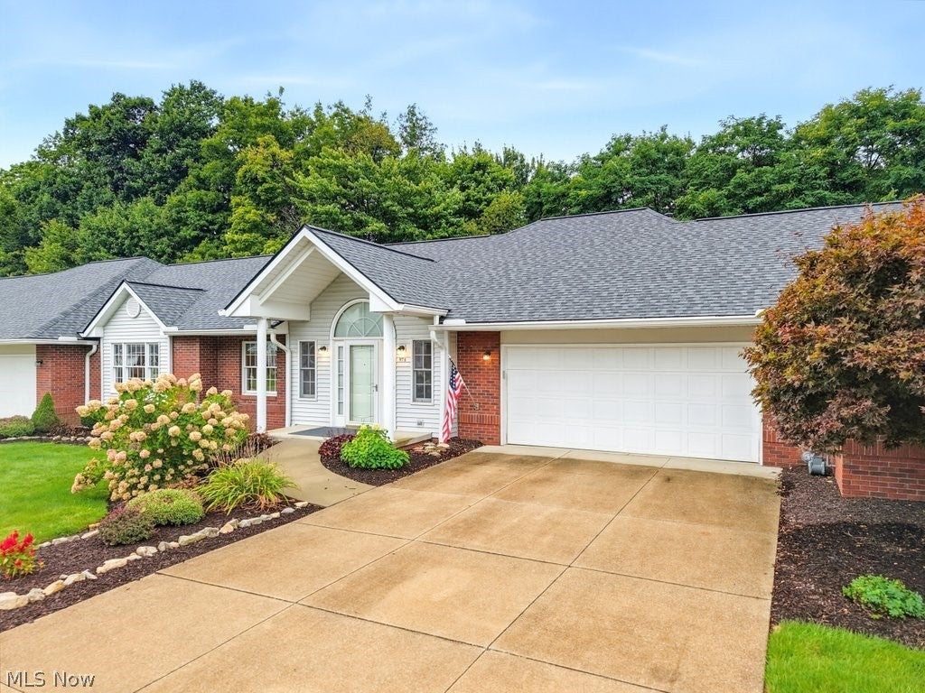 976 Rosemarie Circle