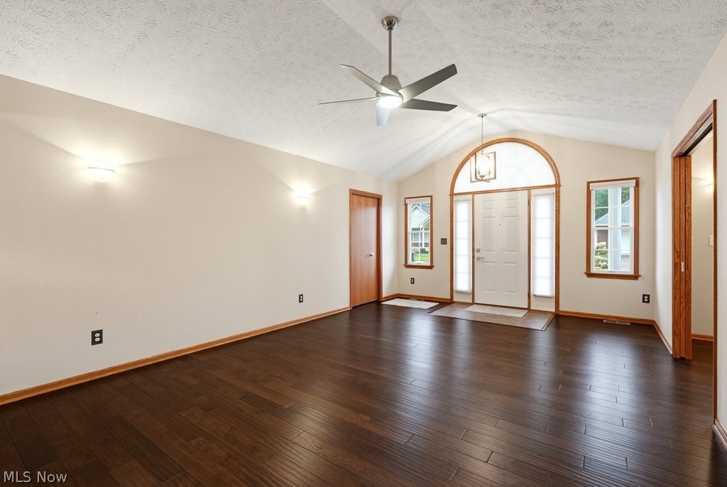 976 Rosemarie Circle