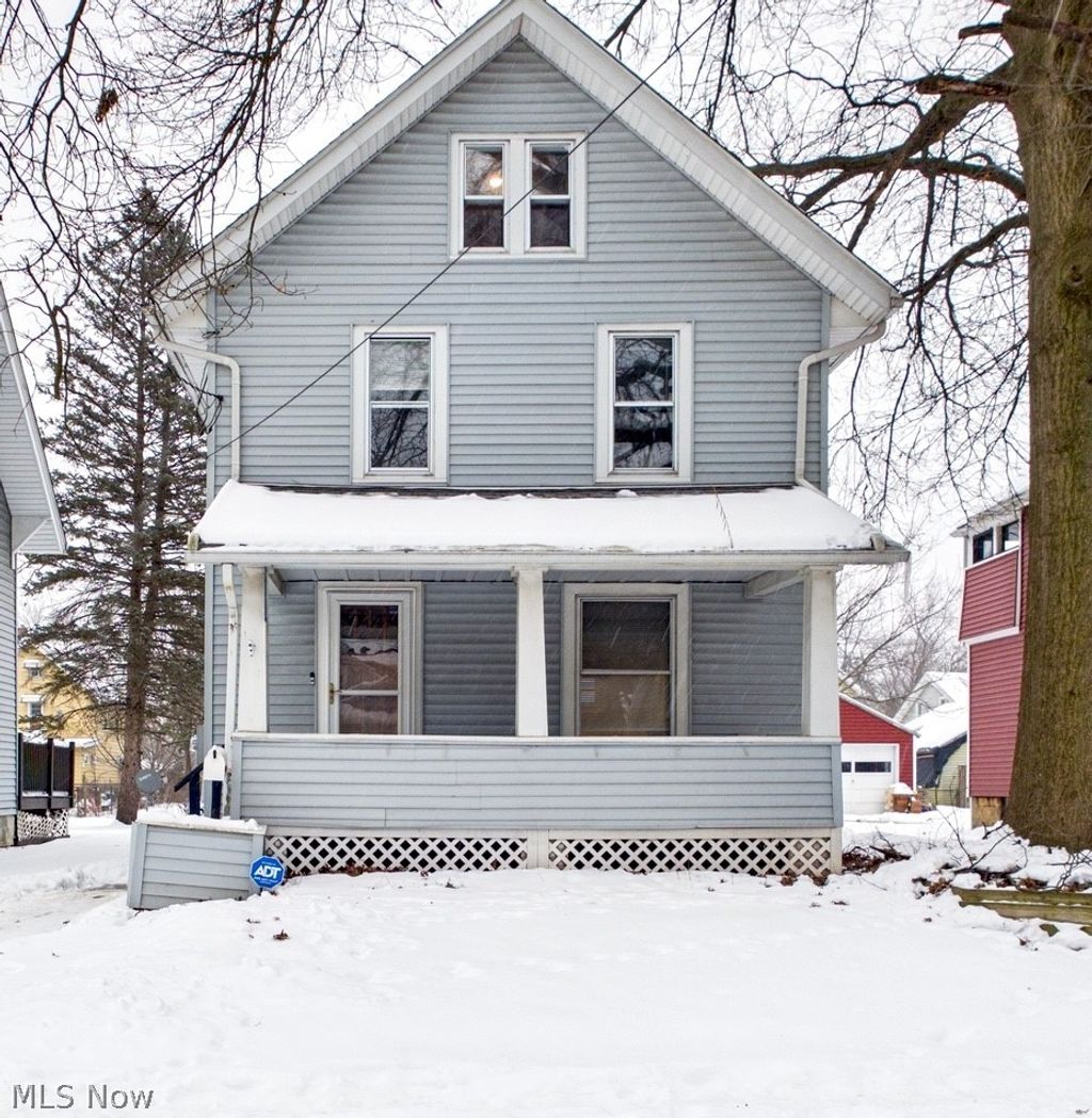 Photo of 2209 26th Street SW, Akron, OH 44314 (MLS # 5185806)