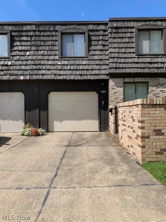 Pine Crest Condo Twnhses Grp G - Residential