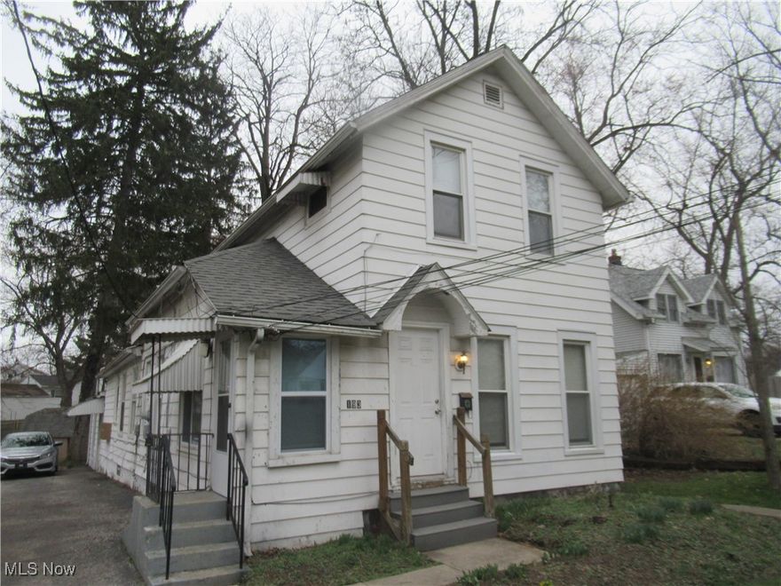 Just Updated Great upstairs private unit. Everything our need a lot of parking, living area and close to downtown Bedford and Freeways