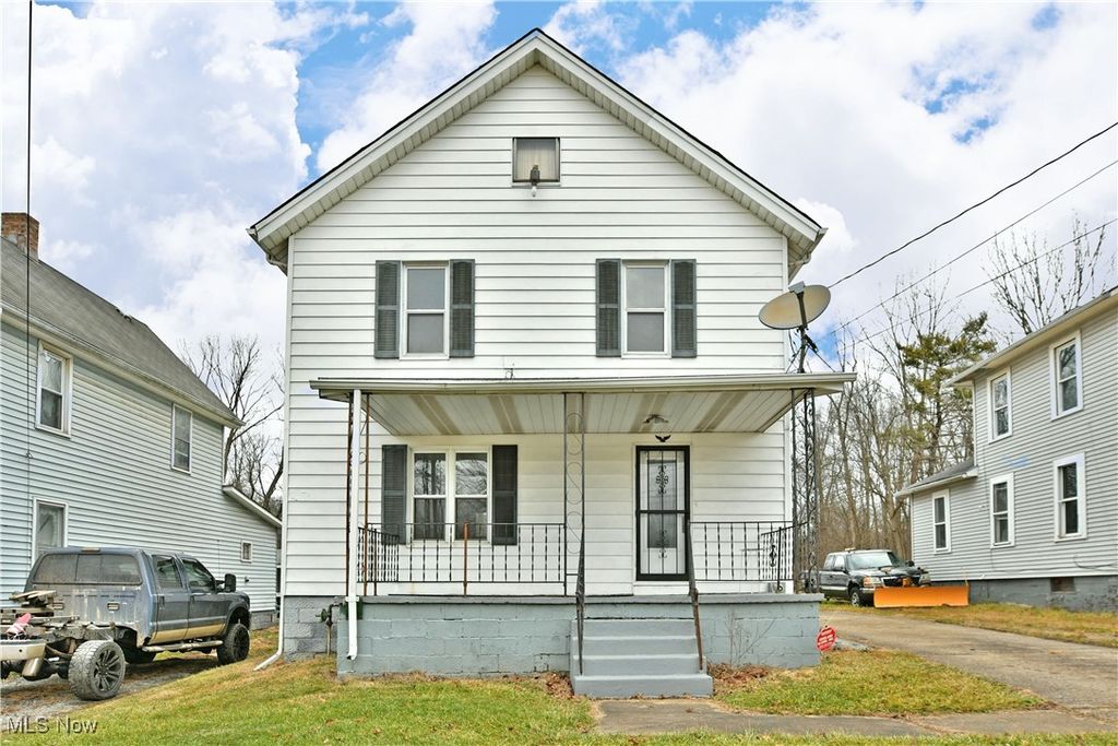 Photo of 2785 Deforest Road SE, Warren, OH 44484 (MLS # 5180738)