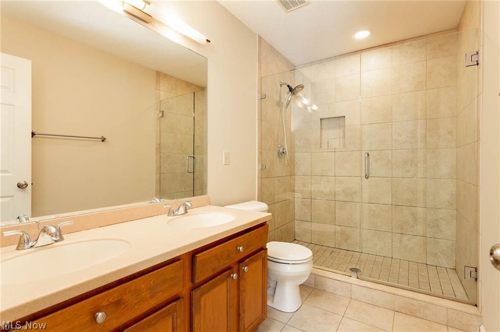 Villas/Woodhaven Ph 3 - Residential Lease