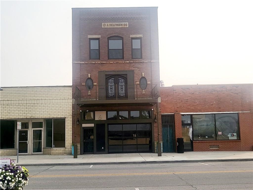 822 Broadway
