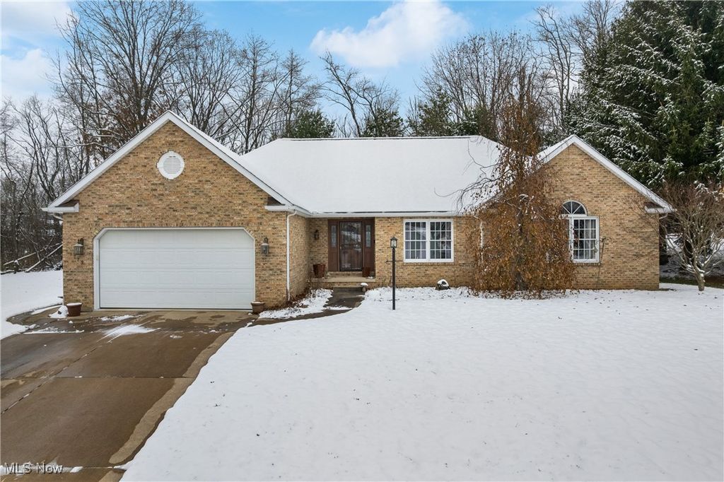 Photo of 8779 Glenarden Circle NW, Massillon, OH 44646 (MLS # 5175264)