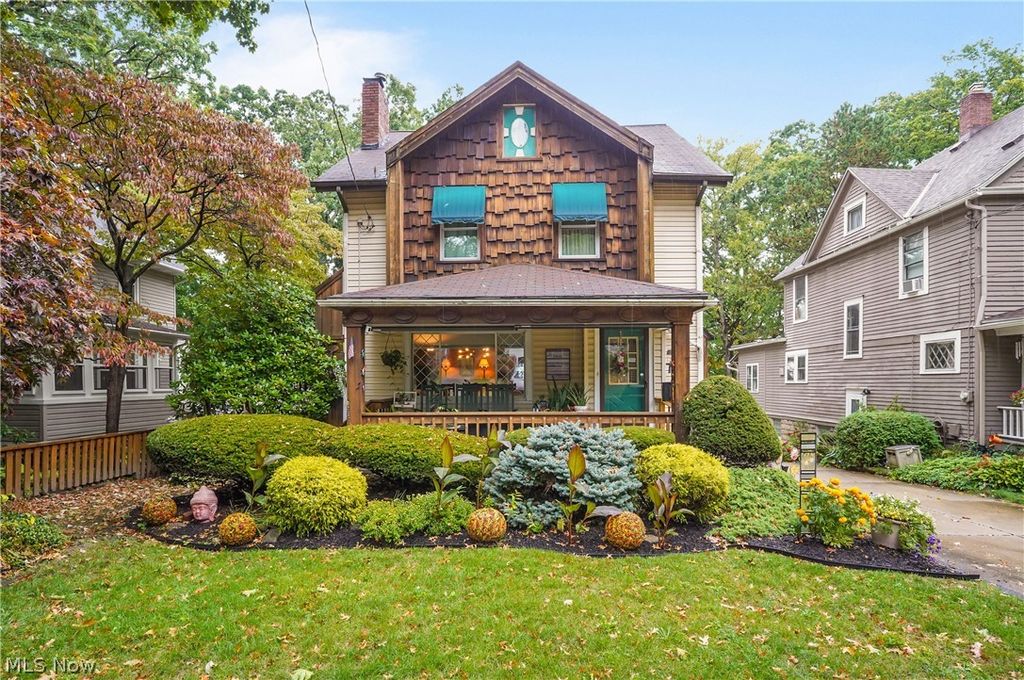 Photo of 817 Weber Avenue, Akron, OH 44303 (MLS # 5201579)