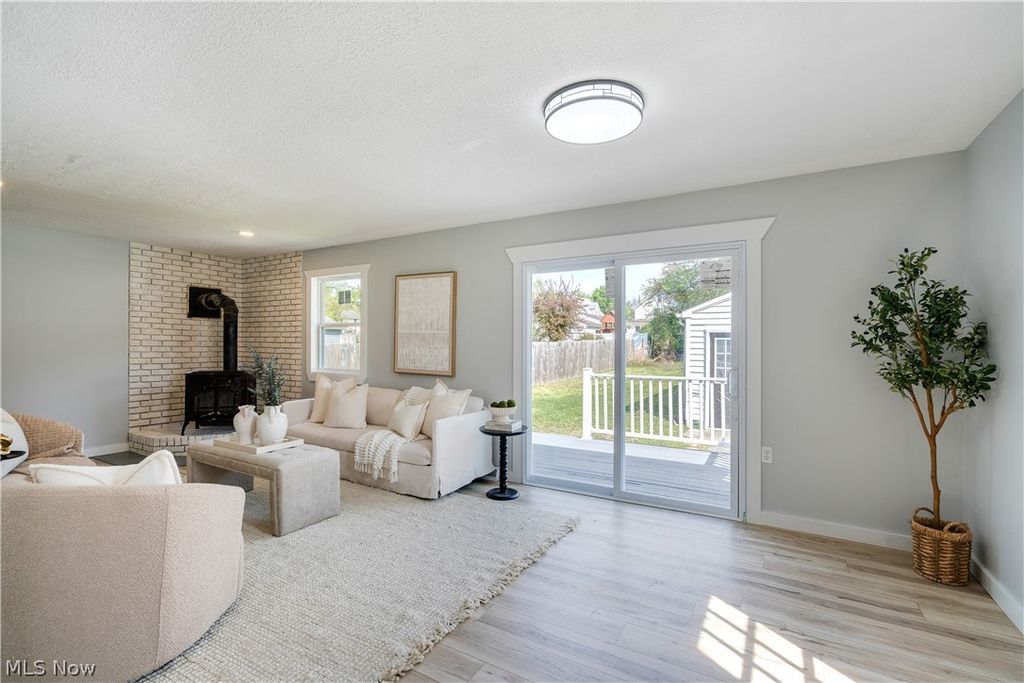 Photo of 14 Massachusetts Avenue, Poland, OH 44514 (MLS # 5199174)